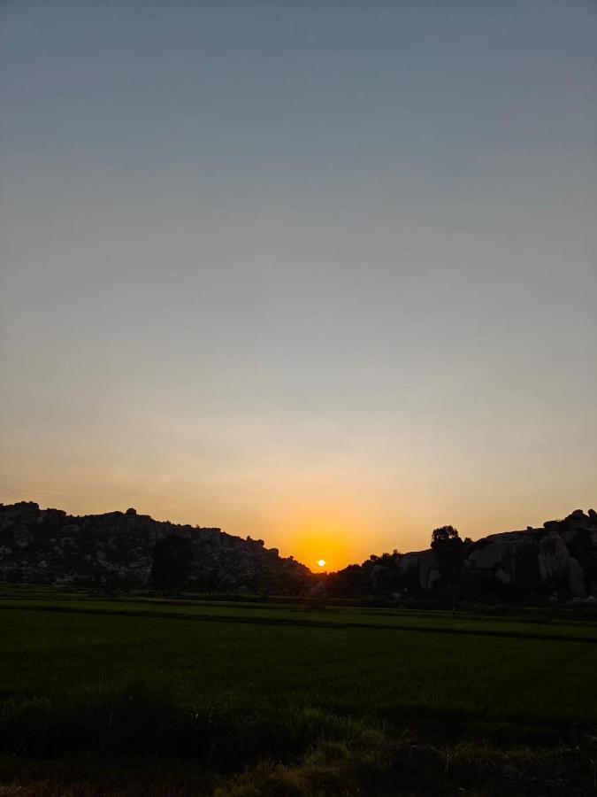 The Sundown Hampi Hotel Bagian luar foto