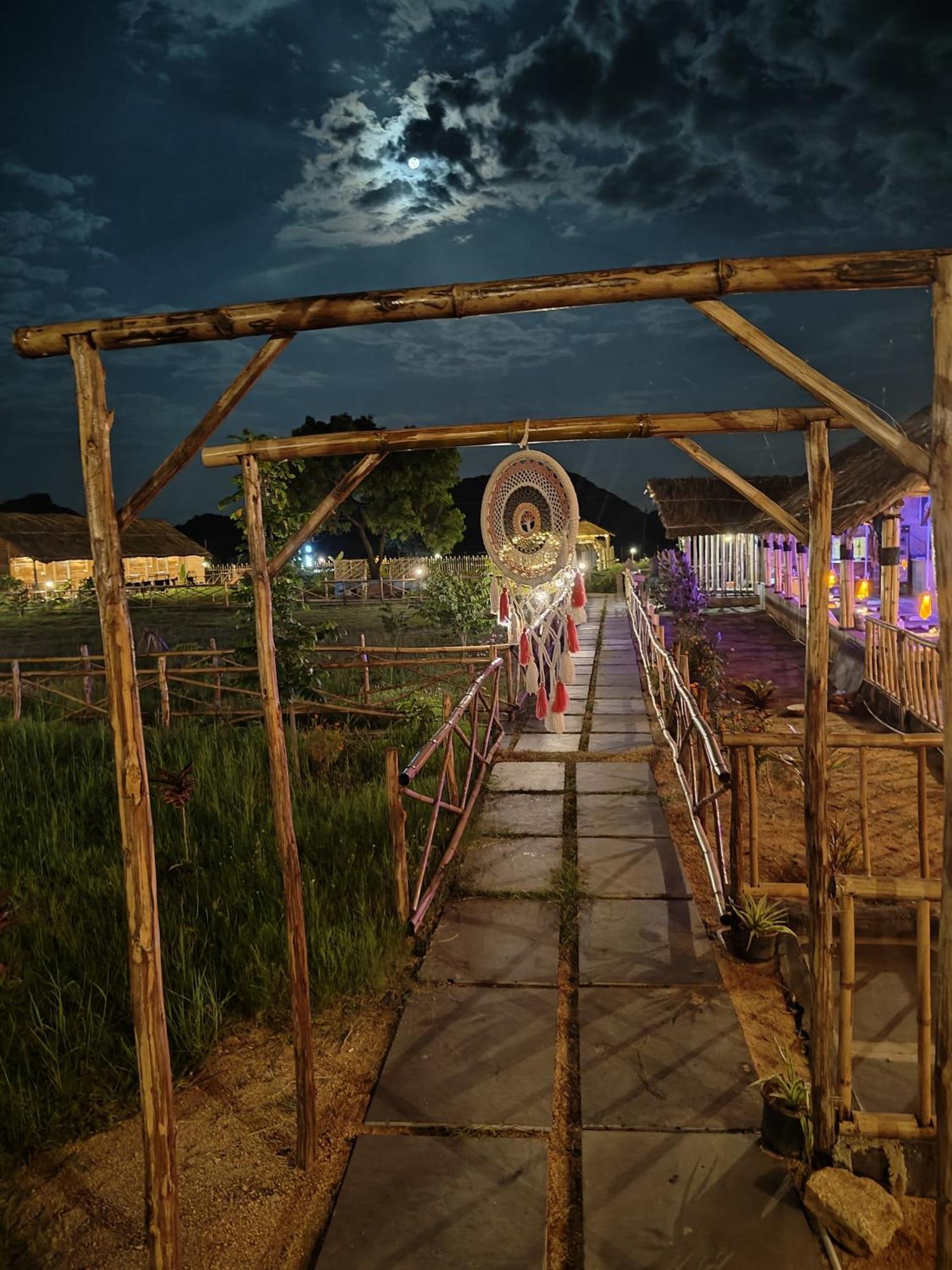 The Sundown Hampi Hotel Bagian luar foto
